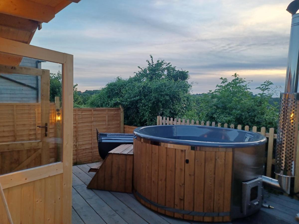 Отель Norwell View Farm Glamping With Hot Tubs Бат Экстерьер фото