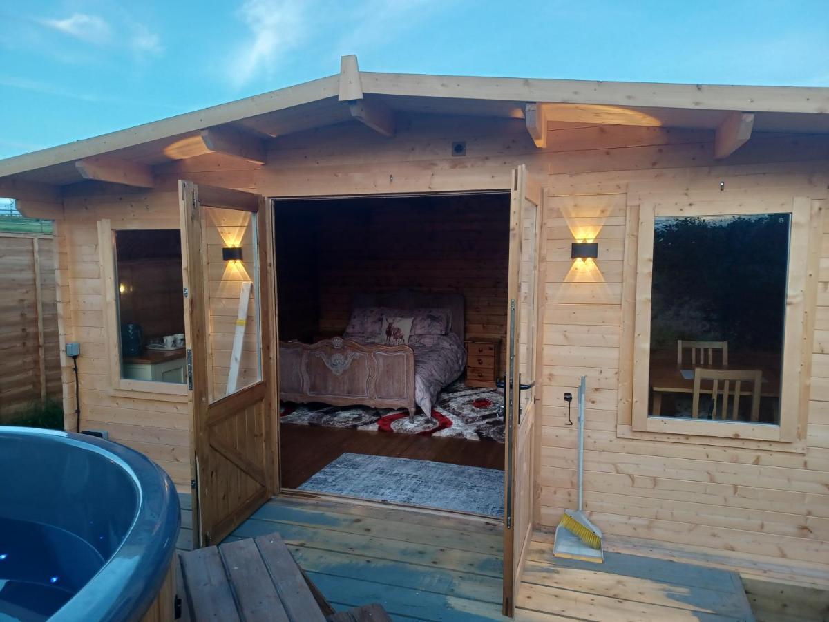 Отель Norwell View Farm Glamping With Hot Tubs Бат Экстерьер фото